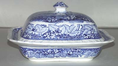 Vegetable Dish with Cover c1910